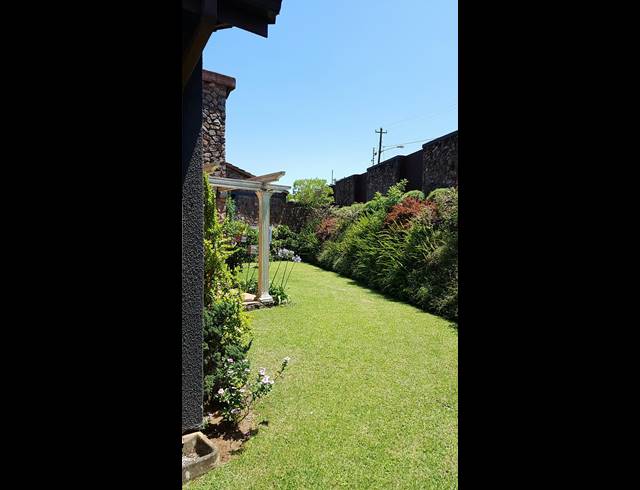 2 BEDROOM SIMPLEX RENTED IN BOTHAS HILL